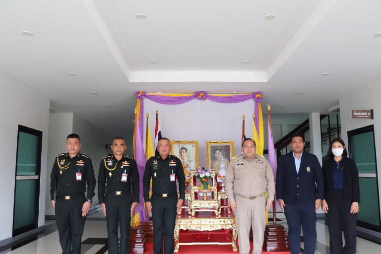 เข้าพบพล.ต. ถนัด พูนนายม ผู้บัญชาการมณฑลทหารบกที่ 19 เพื่อรายงานผลการดำเนินงาน ความก้าวหน้า และเสนอลงนามรับรองนักศึกษาใหม่ ปีการศึกษา 2567