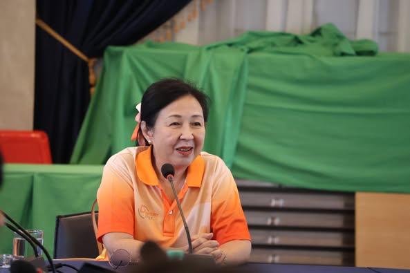 รองศาสตราจารย์ ดร.ดร.อรสา จรูญธรรม และ ผู้ช่วยศาสตราจารย์ ดร.ปัณณ์รภัส ถกลภักดี รองอธิการ เป็นประธานประชุมมอบนโยบายคณาจารย์และบุคลากรสายสนับสนุน มรวอ.สระแก้ว