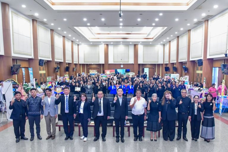 📍 พิธีปิดโครงการพัฒนานวัตกรรมทางการศึกษาการจัดการเรียนรู้ฐานสมรรถนะ พร้อมมอบรางวัลผลงานนวัตกรรมและนิทรรศการ