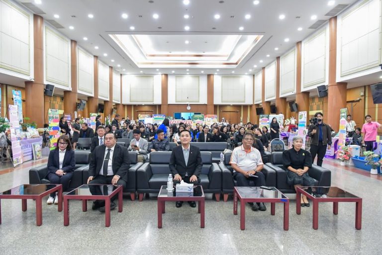 📍 พิธีปิดโครงการพัฒนานวัตกรรมทางการศึกษาการจัดการเรียนรู้ฐานสมรรถนะ พร้อมมอบรางวัลผลงานนวัตกรรมและนิทรรศการ