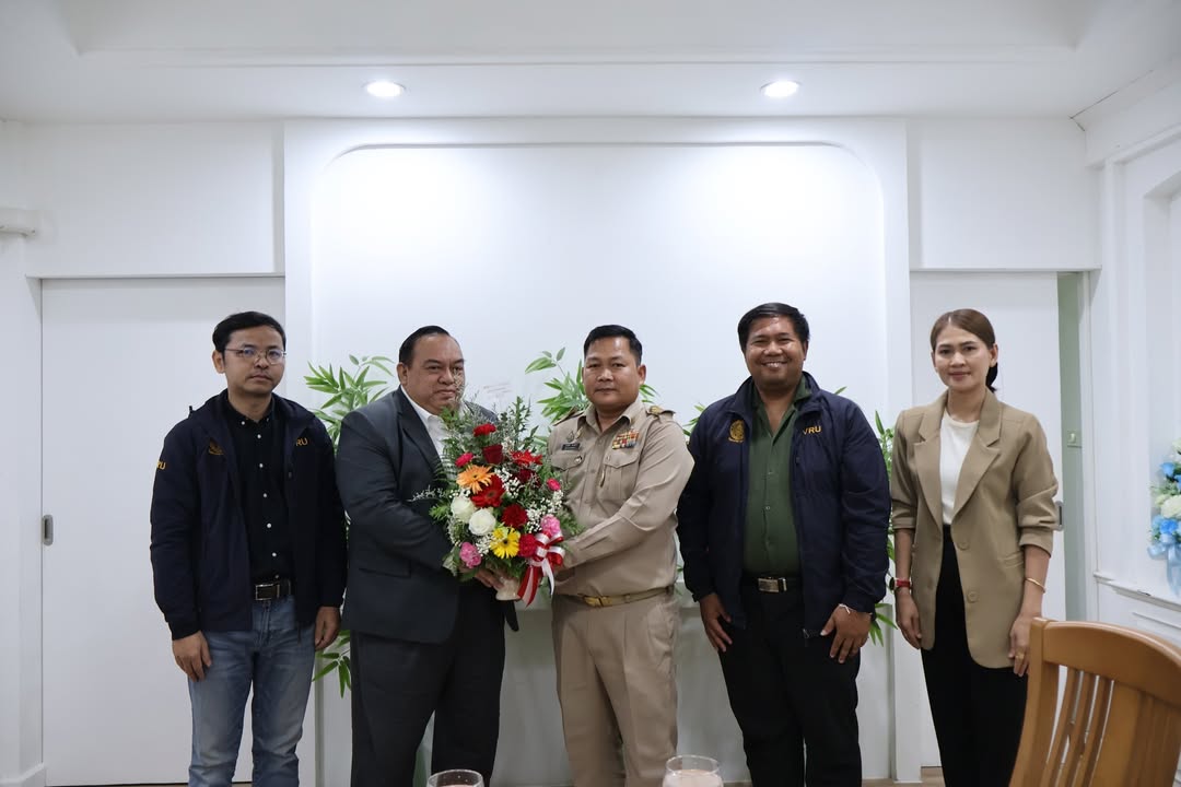 วันจันทร์ที่ 18 พฤษภาคม 2569 ผู้ช่วยศาสตราจารย์ ดร.ชัยวุฒิ เทโพธิ์ รองอธิการบดี พร้อมด้วยคณะผู้บริหาร คณาจารย์ และประธานหลักสูตร เข้าพบ นายจำเนียร พวง...