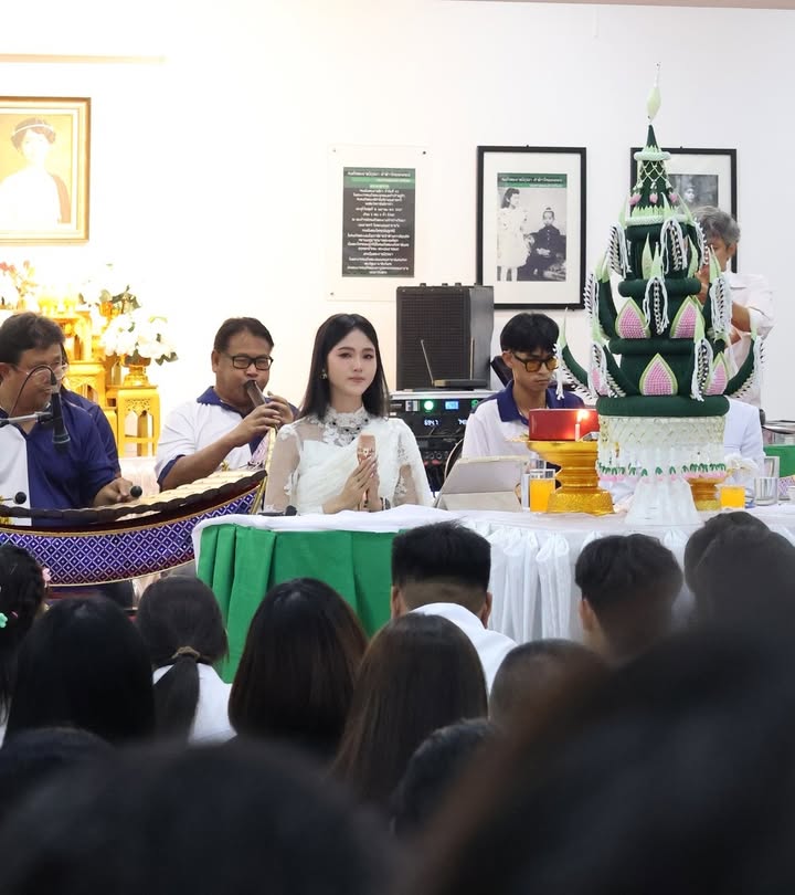 พิธีบายศรีสู่ขวัญและผูกแขนรับขวัญนักศึกษา ในกิจกรรมพิธีไหว้ครู ประจำปีการศึกษา 2569