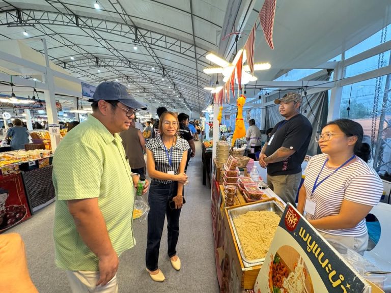 มหกรรมค้าชายแดนสระแก้ว 2026 ผู้ประกอบการในจังหวัดได้รับคำแนะนำจากเชฟโต้ง พงศ์ภรณ์ บุญปั้น ก่อนเป็นวิทยากรให้กับโครงการของมหาวิทยาลัยราชภัฏวไลยอลงกรณ์...