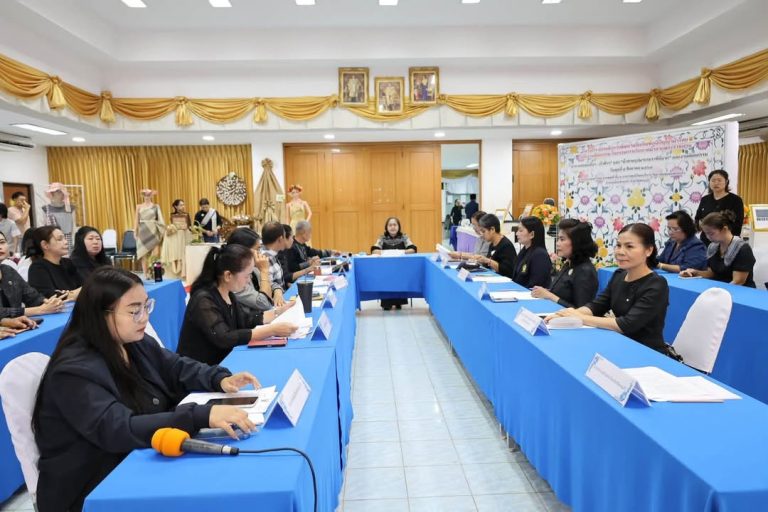 คณาจารย์ มรภ.วไลยอลงกรณ์ฯ สระแก้ว ร่วมเป็นคณะกรรมการตัดสินการประกวดผ้าลายพระราชทาน "ผ้าลายขอสมเด็จฯ - เจ้าฟ้าฯ" และ "ลายบุปผาบรมราชินีนาถ" จังหวัดสระแ...