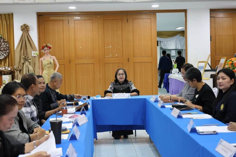 คณาจารย์ มรภ.วไลยอลงกรณ์ฯ สระแก้ว ร่วมเป็นคณะกรรมการตัดสินการประกวดผ้าลายพระราชทาน "ผ้าลายขอสมเด็จฯ - เจ้าฟ้าฯ" และ "ลายบุปผาบรมราชินีนาถ" จังหวัดสระแ...