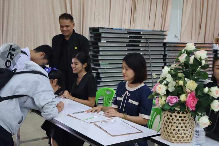 มรภ.วไลยอลงกรณ์ฯ สระแก้ว ผนึกกำลัง โรงเรียนสระแก้ว จัดประชุมชี้แจงผู้ปกครอง ม.4 ขับเคลื่อน "โครงการเรียนล่วงหน้า (Advanced Placement Program)"
